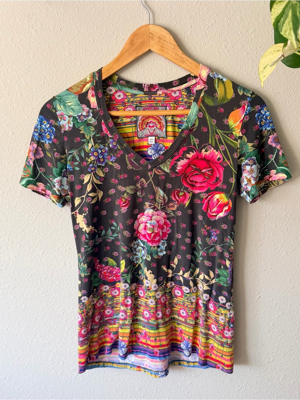 Johnny Was Naomi Favorite Floral Boho Short Sleeve V-Neck Tee XXS